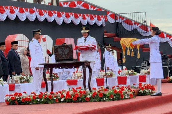 Penampilan Wawali Makassar Fatmawati Rusdi saat Jadi Irup Upacara Penurunan Bendera