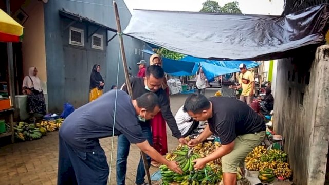 Berkunjung ke Pasar, Gubernur Sulsel Ajak Masyarakat Dukung Ekonomi Kerakyatan