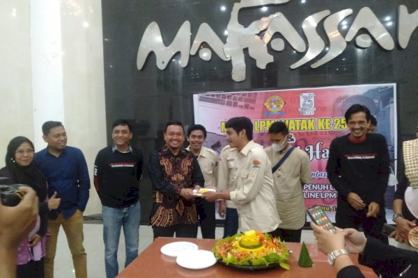 Kadis Kominfo Makassar Buka Milad ke-25 LPM Watak