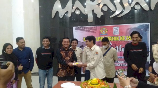 Kadis Kominfo Makassar Buka Milad ke-25 LPM Watak