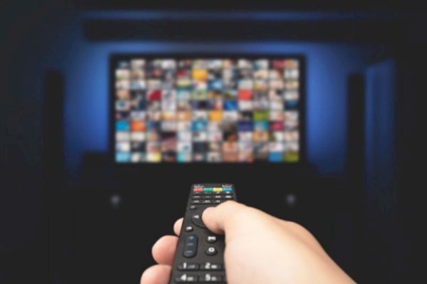 Kominfo Beri STB TV Analog Gratis untuk 36 Ribu RTM di Makassar