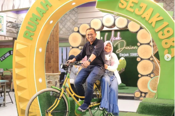 Potret Kebersamaan Bupati Takalar Syamsari Kitta bersama Istri