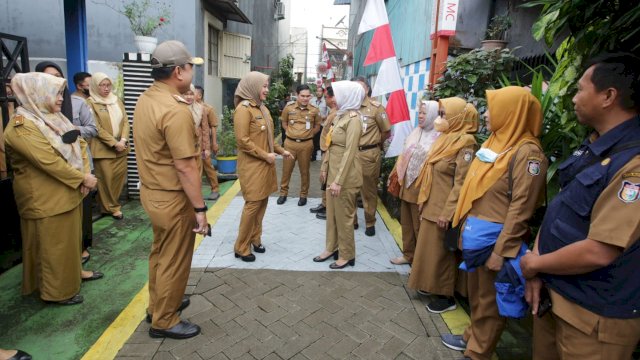 Giliran Longwis Onta Lama Dikunjungi Wawali Fatmawati Rusdi.