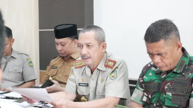 Sekda Firmanza Pimpin Rapat Panitia HUT ke-77 RI di Palopo