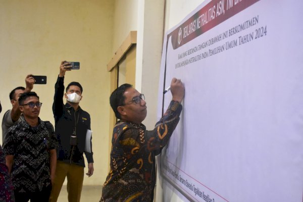 Wabup Achmad Se’re Dekralasi Netralitas ASN di Bawaslu Takalar