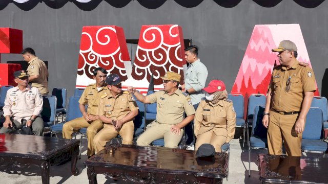 Pemkot Makassar Siapkan 65 Meter Dan 77 Lembar Bendera Merah Putih Sambut Kemerdekaan RI.