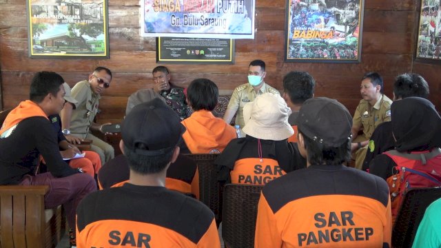 Bupati MYL Lepas Tim SAR Siaga Merah-Putih Amankan Gunung Bulu Saraung.