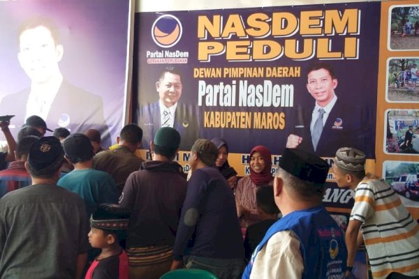 Jumat Berkah, Makanan Gratis NasDem Maros Diserbu Warga