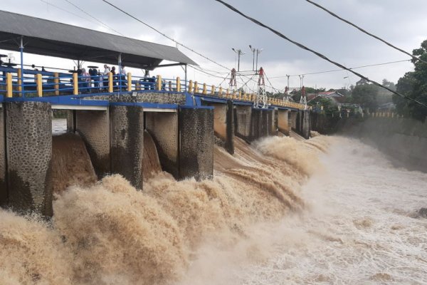 Bendung Katulampa Siaga 2, Warga Bantaran Ciliwung Jakarta Diminta Waspadai Potensi Banjir