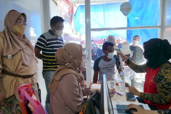 Camat Makassar Akbar Yusuf Pantau Perkembangan Vaksinasi di Kelurahan Bara-Baraya Timur