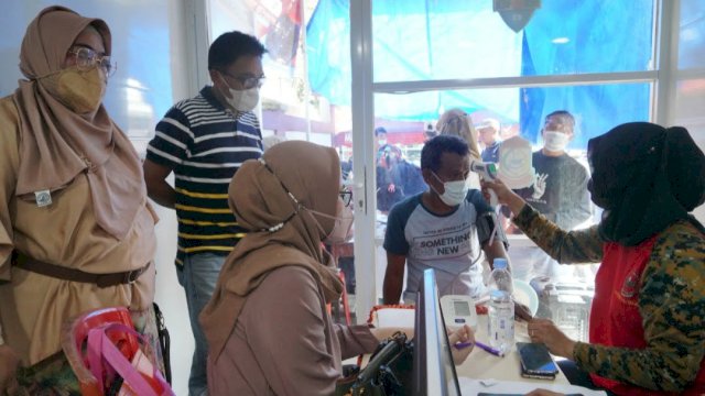 Camat Makassar Akbar Yusuf Pantau Perkembangan Vaksinasi di Kelurahan Bara-Baraya Timur