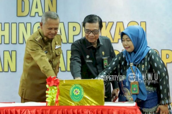 Bersama Ketua PTA Makassar, Bupati Luwu Basmin Mattayang Luncurkan 4 Aplikasi Milik PA Belopa