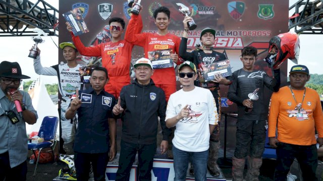 Pembalap Honda Delvintor Alfarizi Juara Kejurnas Motocross di Pinrang Sulsel