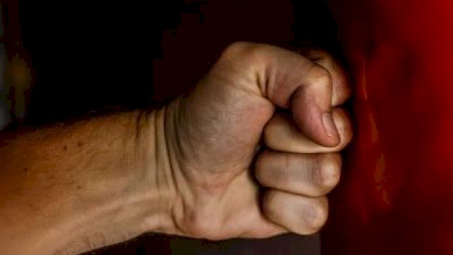 Sadis! Wartawan di Karawang Diculik, Dianiaya, dan Dipaksa Minum Air Kencing oleh Oknum Pejabat