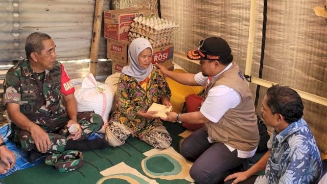 Wabup Asman Bawa Bantuan untuk Korban Kebakaran di Desa Benteng Alla