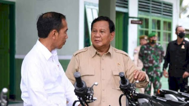 Prabowo Tertawa Ungkap Peluang Gaet Jokowi Jadi Cawapresnya