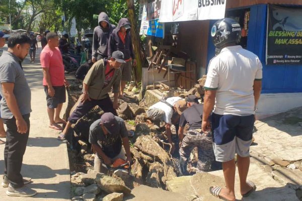 Rawan Banjir, Satgas Drainase Kecamatan Biringkanaya Bersihkan Saluran Air Dibeberapa Titik