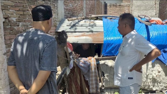 Tim SAR Mendatangi Tempat Tinggal Kakek Tarima yang Tak Layak Huni