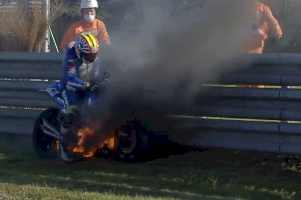 Suzuki GSX-RR Takuya Tsuda Terbakar di MotoGP Jepang