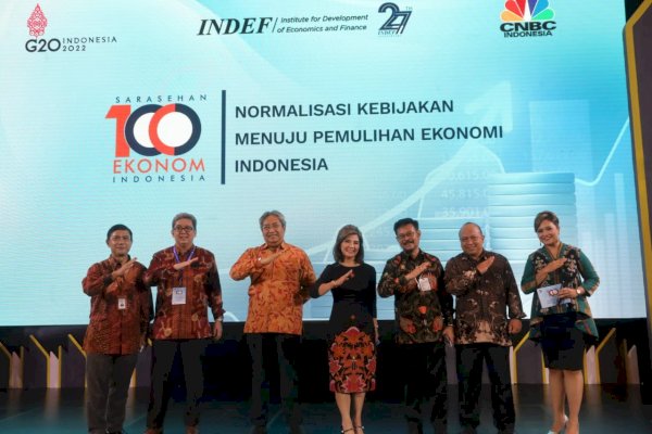 Kepada 100 Ekonom, Jokowi Bangga Indonesia Capai Swasembada Beras