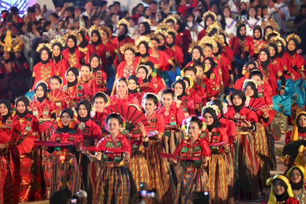 Tarian Kalompoanna Parasanganta Undang Decak Kagum Menparekraf RI