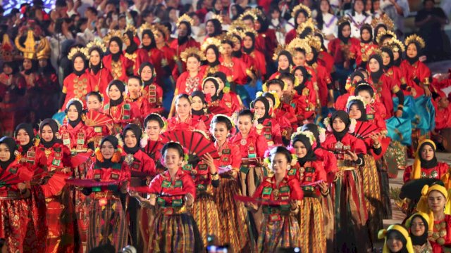 500 Penari Meriahkan Pembukaan Makassar F8.