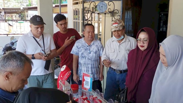 Dispar Sumatera Barat Kunjungi Pengrajin Perak.