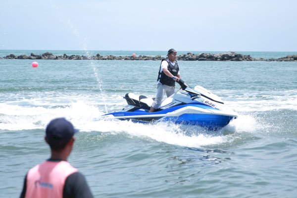 Walikota Danny Lepas Peserta F8 Makassar Jetski Fun Race