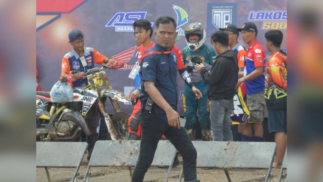 Sekretaris panitia Kejurnas Motocross Indonesia MX 2022 Ikhsan Hamid atau Kerap Disapa Enda. 