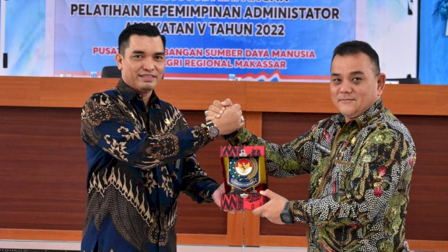 Sekda Takalar Hasbi Terima Peserta Latpim Administrator .