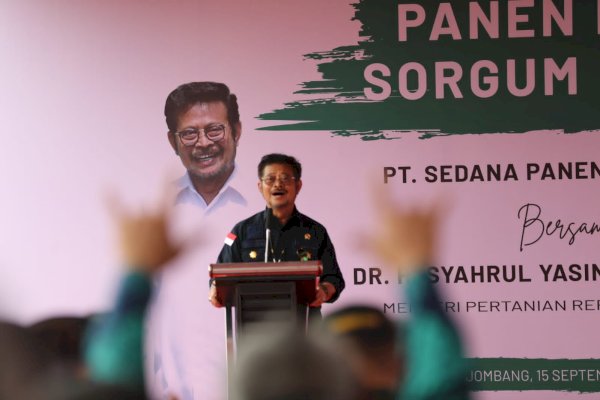 Panen Sorgum di Jombang, Mentan SYL Ajak Mengkselerasi Ketahanan Pangan Nasional