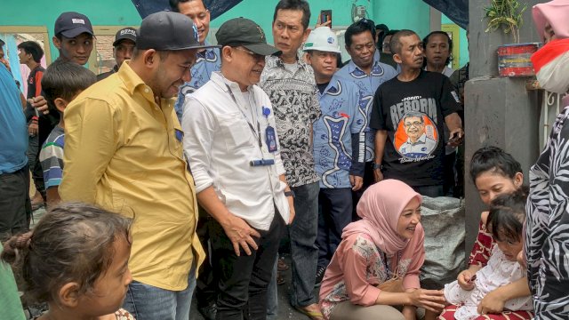 Nampak Jajaran Direksi PDAM Makassar saat Kunjungi Korban Kebakaran di Tallo.