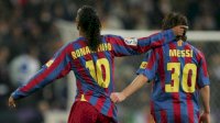 Ronaldinho Enggan Sebut Messi Pemain Terbaik Sepanjang Masa