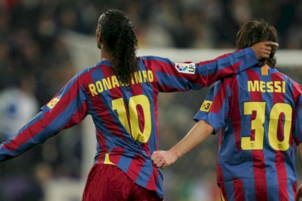 Ronaldinho Enggan Sebut Messi Pemain Terbaik Sepanjang Masa