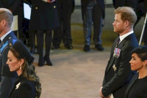 Reaksi Pangeran Harry Lihat Peti Mati Ratu Elizabeth, Tak Bisa Tahan Air Mata