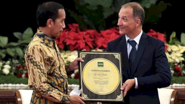 Presiden Joko Widodo Menerima Penghargaan Swasembada Beras dari IRRI