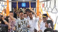 Anies: Transportasi Umum Alat Pemersatu, Presiden hingga Pengangguran Antrenya Sama