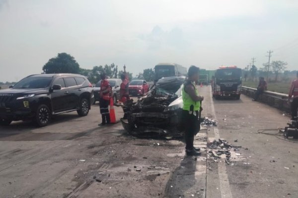 Sejumlah Kendaraan Terlibat Kecelakaan Beruntun di Tol Pejagan-Pemalang, 1 Orang Tewas dan 19 Luka-luka