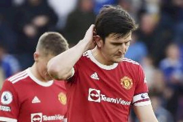 Kembali Main, Harry Maguire Baru 87 Detik di Lapangan Langsung Kartu Kuning