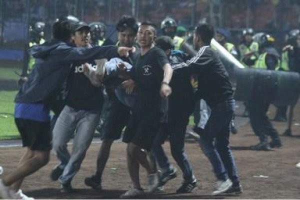 Tragedi Kanjuruhan 153 Tewas, DPR Minta Liga 1 Dihentikan Sementara