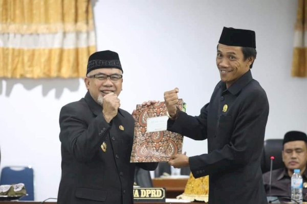 Wabup Bantaeng Hadiri Paripurna Penetapan Persetujuan Perubahan KUA PPAS 2022
