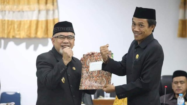 Wabup Bantaeng Hadiri Paripurna Penetapan Persetujuan Perubahan KUA PPAS 2022