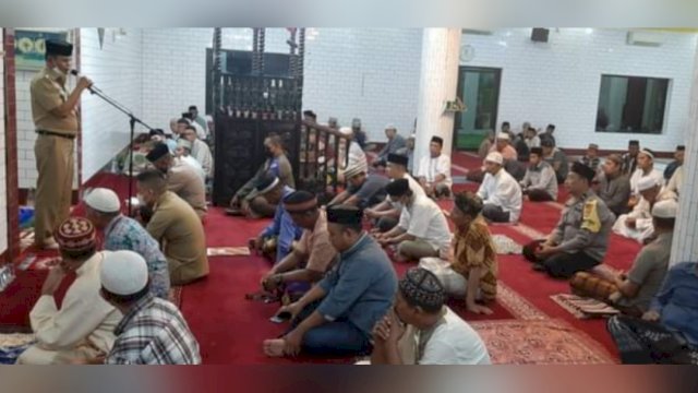 Hadiri Safari Ramadhan, Camat Ujung Tanah Imbau Warga Jaga Kamtibmas