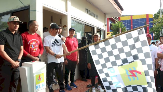 Sekda Palopo Firmanza Hadiri Jalan Sehat HLN