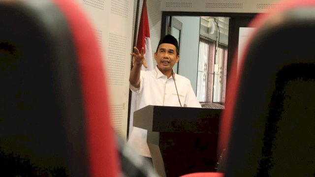 Beri Kuliah Umum di Universitas Hasanuddin, Rudianto Lallo: Alumni Sospol Harus Tampil Dipentas Politik