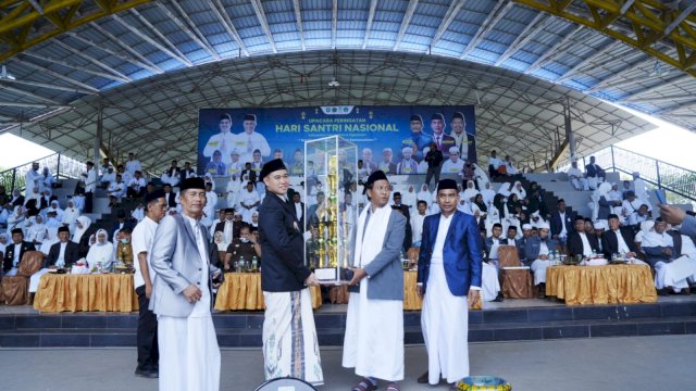 Berkah Hari Santri, Pesantren di Pangkep Terima Bantuan Dana Pendidikan