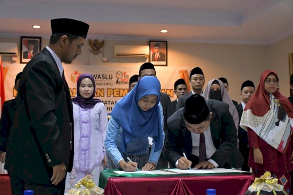 Seluruh Panwas Pemilu Kecamatan di Palopo Dilantik dan Diberi Pembekalan