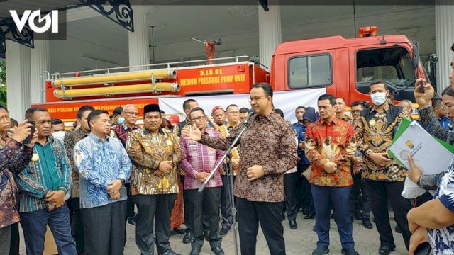 Anies Hibahkan Belasan Mobil Damkar, Salah Satunya Kota Palopo Sulsel