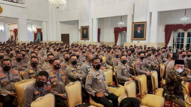 Berulang Kali Jokowi Bilang Hati-Hati ke Petinggi Polri: Jangan Gagah-Gagahan Punya Mobil Motor Gede