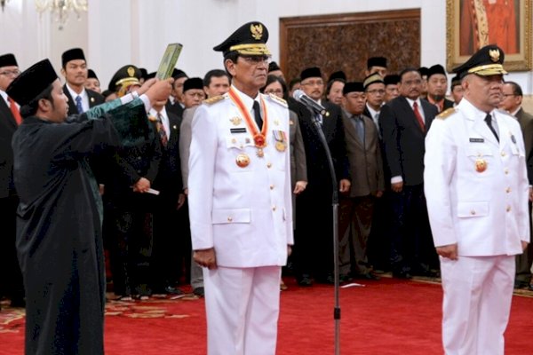 Jokowi Kukuhkan Gubernur & Wakil Gubernur DIY 2022-2027